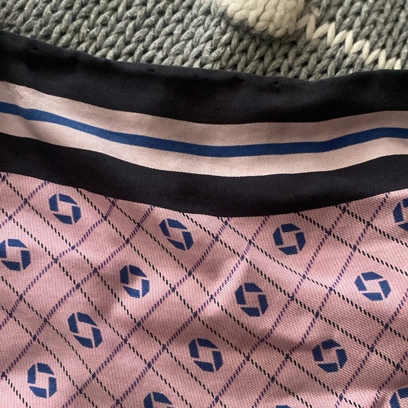 Pink Chase logo scarf - Picture 6 of 6